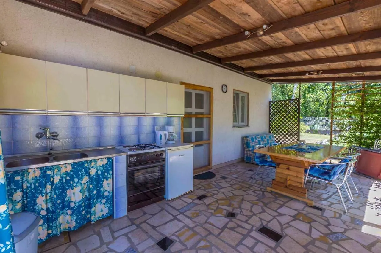 Apartment In Tribalj 33528